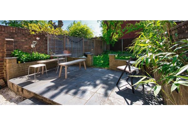 Wie schafft man mehr Schatten im Garten?